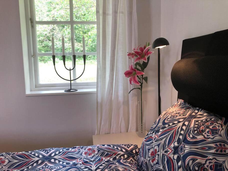فيلا Lilla Huset Med Stor Traedgardstomt Naera Golf Och Hav تروسا المظهر الخارجي الصورة